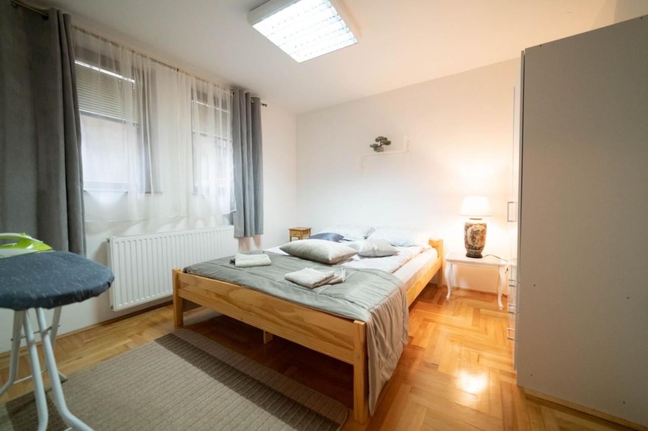 Apartman Yellow House SJJ Buitenkant foto