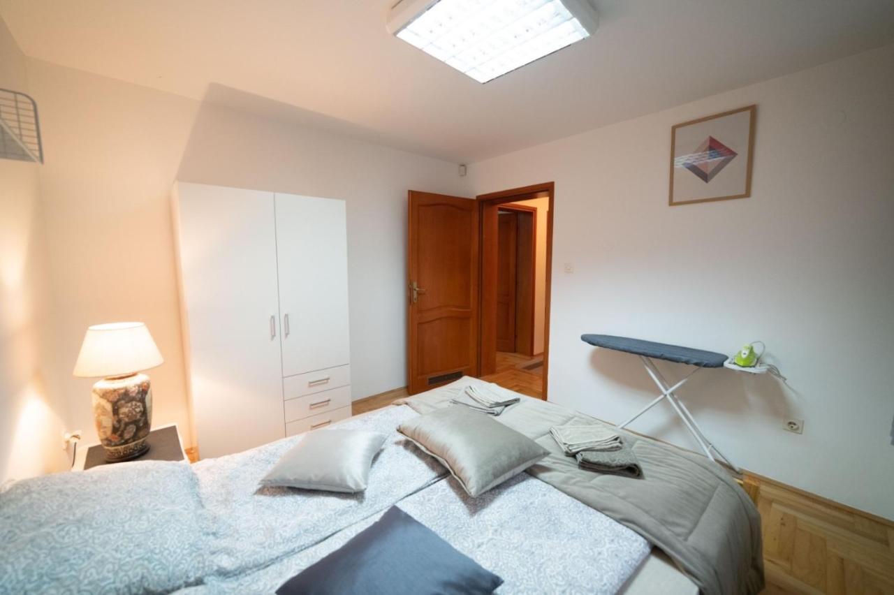 Apartman Yellow House SJJ Buitenkant foto
