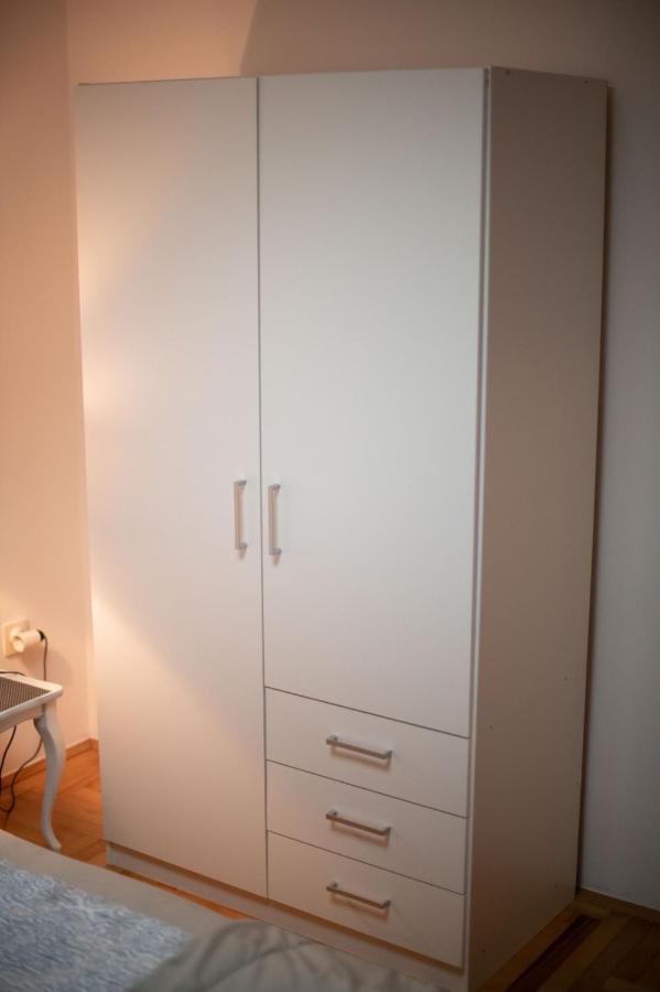 Apartman Yellow House SJJ Buitenkant foto
