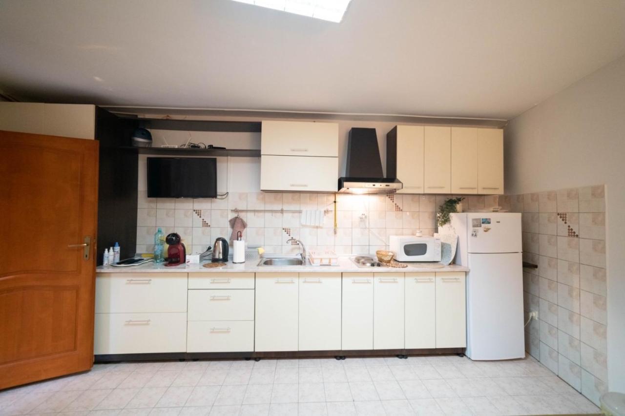 Apartman Yellow House SJJ Buitenkant foto