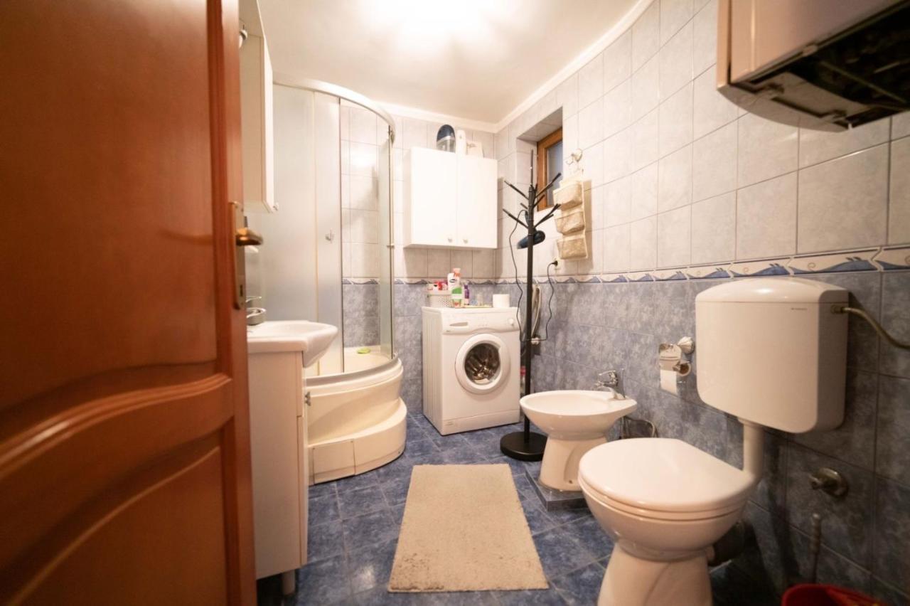 Apartman Yellow House SJJ Buitenkant foto
