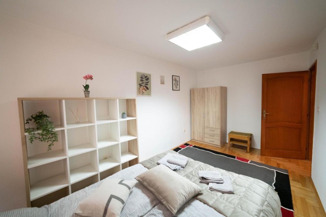 Apartman Yellow House SJJ Buitenkant foto